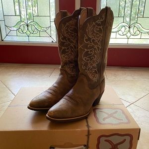 Women’s twisted X boots